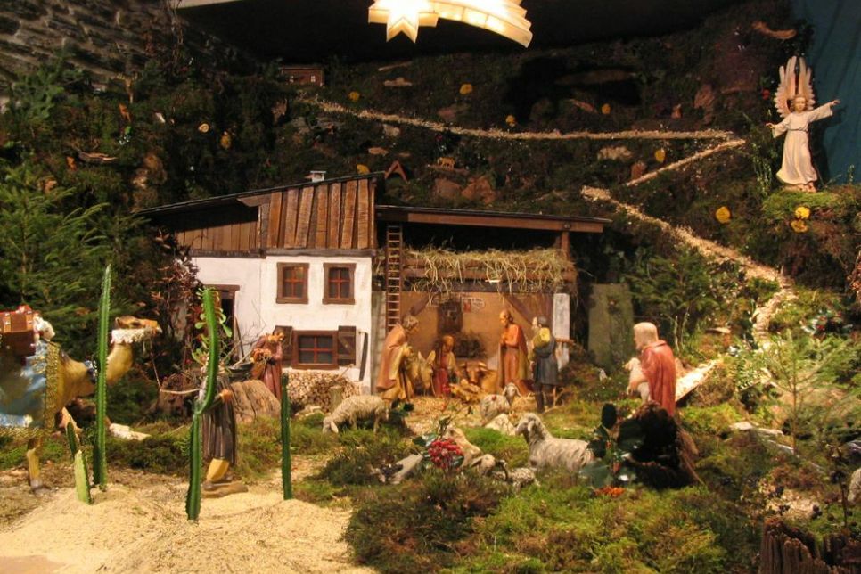 Jedes Jahr zur Weihnachtszeit und darüber hinaus ist in der Pfarrkirche Thomm das aufwendig gestaltete Krippenbild zu besichtigen. Foto: Krippenbauer Thomm