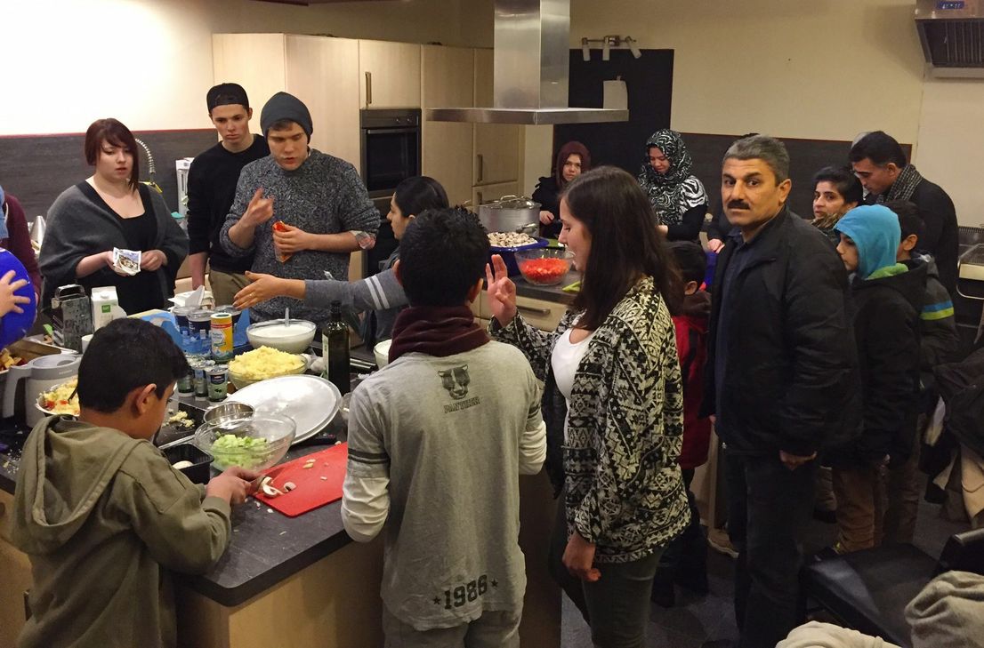 Berührungsängste gab es keine. Fotos: Caritas