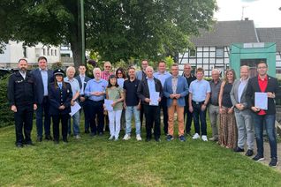 Am Konzener Dorfplatz wurden die Fördermittel aus dem Regionalbudget der LEADER-Region Eifel verteilt. Foto: T. Förster