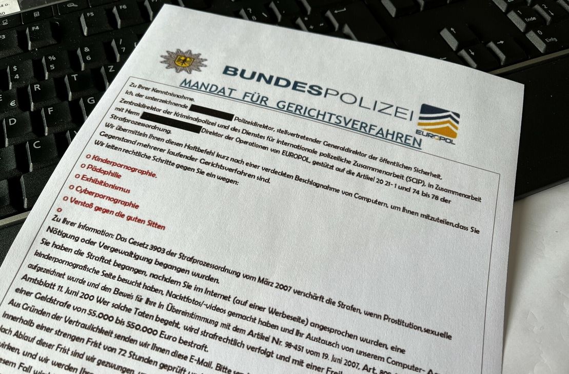 Mit bedrohlichen Schreiben, die angeblich von Behörden kommen, versuchen Betrüger, ihre Opfer aufs Kreuz zu legen.