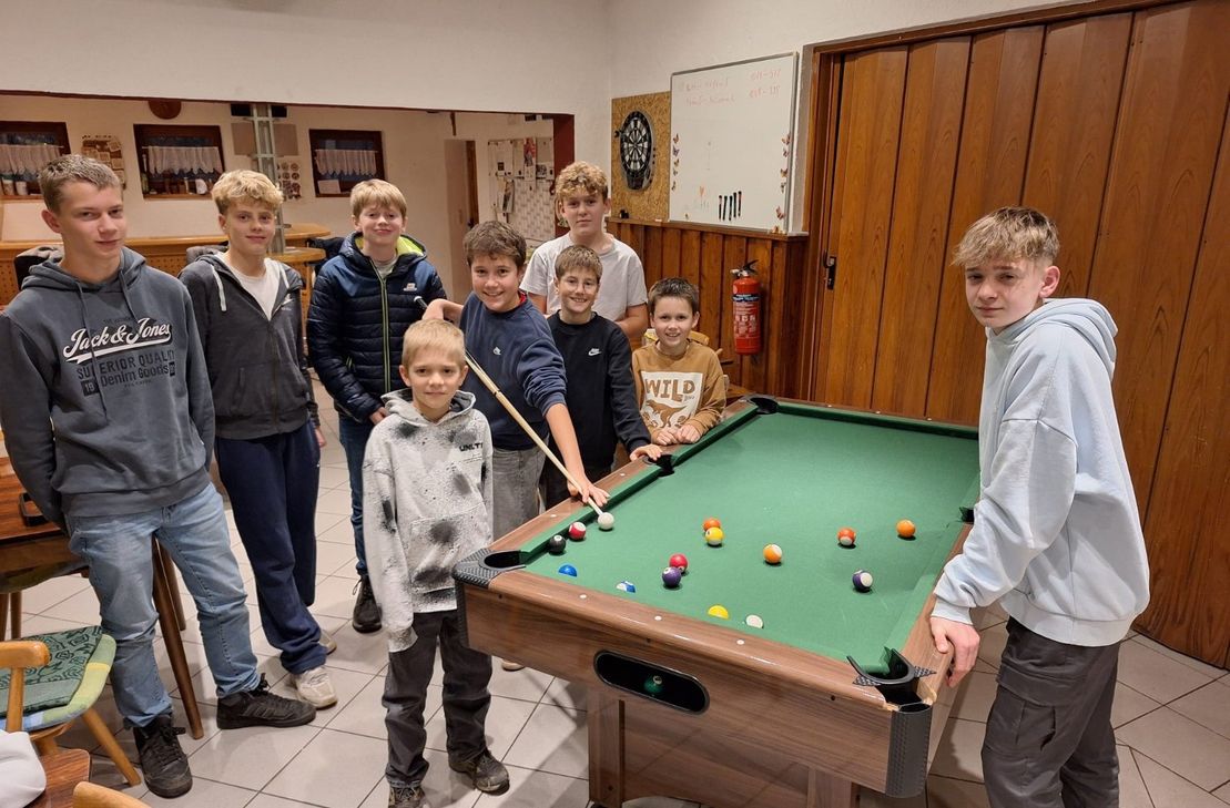Schießtraining am Lasergewehr, Billard oder Tischkicker: Das Angebot der Höfener Schützen ist vielfältig.