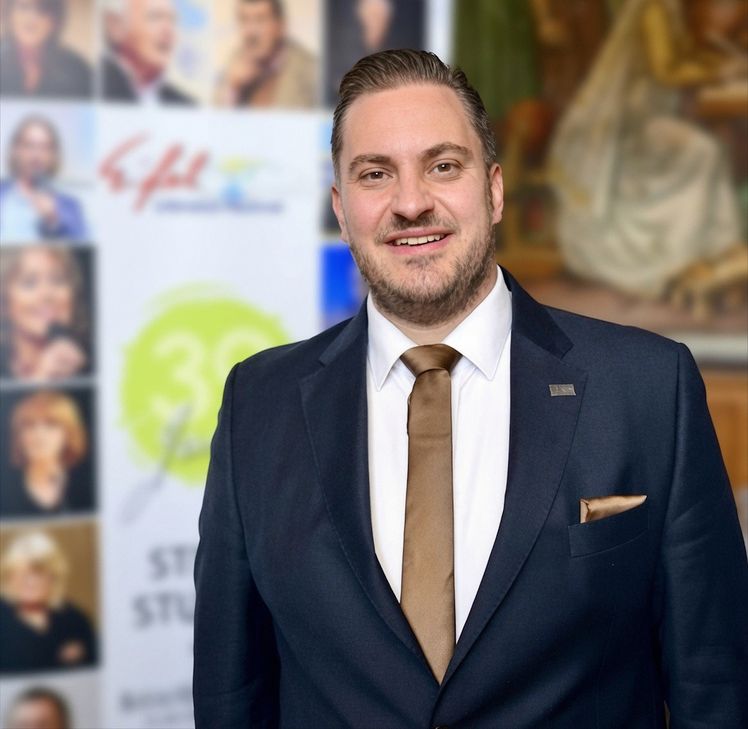 Dr. Johannes Zierden (38), Richter, tritt im Rennen um das Amt des Landrats an.