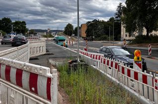 Ab Montag gilt eine neue Verkehrsführung an der Kreisel-Baustelle Hornstraße/Markusstraße – mit Sperrungen, Umleitungen und einem Umweg zum Edeka.