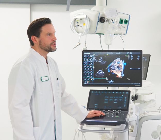 »Unsere Klinik soll die erste Anlaufstelle für Herzpatienten in der Region werden«, das sagt Prof. Dr. Christoph Hammerstingl.