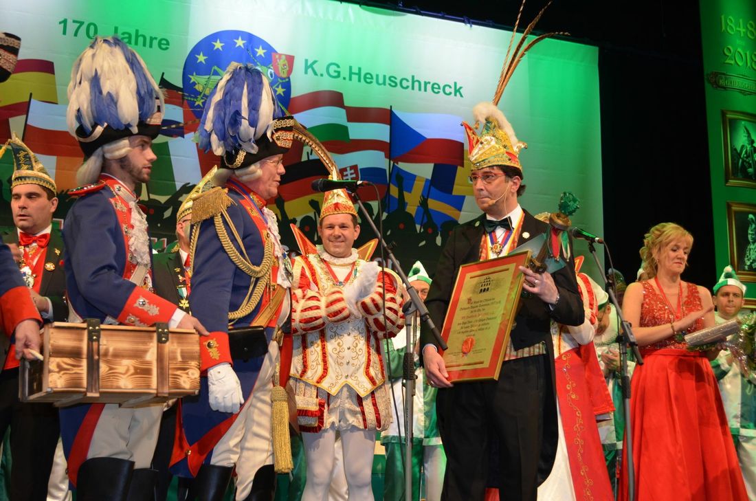 Die Stadtgarde Augusta Treverorum gratuliert der KG Heuschreck zu ihrem 170. Geburtstag