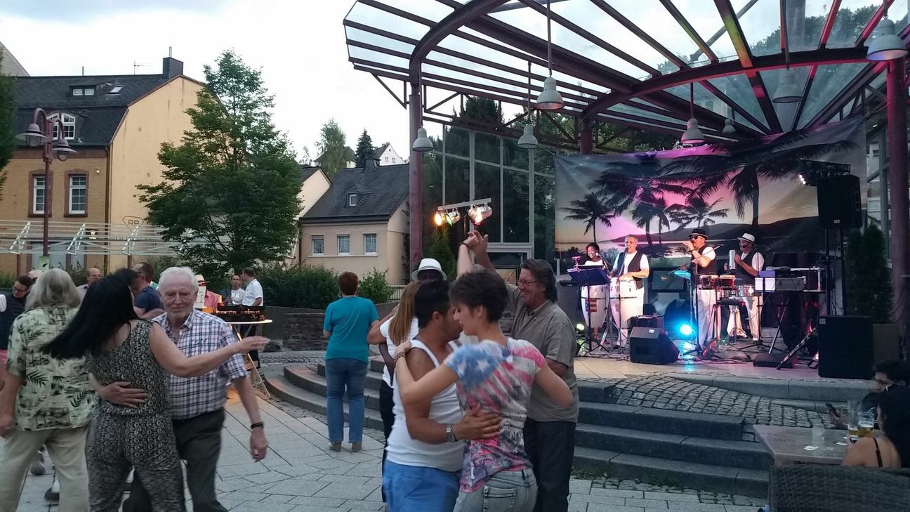 Eigentlich mangelt es in Idar nicht an Festen, wie hier der karibischen Nacht. Foto: Klaus Desinger