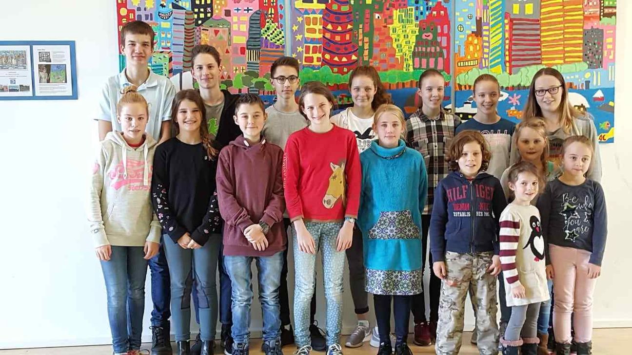 Diese jungen Darsteller treten zum Jubiläum im Roetgener Bürgersaal auf.