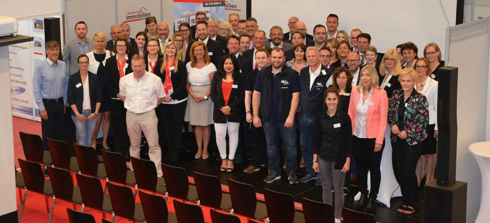 25 Aussteller präsentieren sich auf der Immobilienmesse. Foto: Scholl