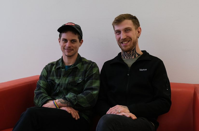 Vincent Maron (links) und Markus Karb, Schmit-z, Trier: Wir erwarten von der neuen Bundesregierung, dass queere Themen als wichtig wahrgenommen werden und nicht in der Unsichtbarkeit verschwinden. Zur Zeit dreht sich alles nur noch um die Themen Migration und Wirtschaft.