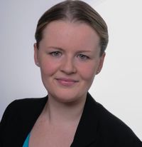 Sarah Wagner, Atlantische Akademie: Wir leben in einer Zeit der Polykrise, doch Resignation ist keine Option - unser Wahlrecht gibt uns die Möglichkeit, mitzubestimmen. Demokratie funktioniert nur mit der aktiven Beteiligung der Bürgerinnen und Bürger. Angesichts globaler Herausforderungen braucht es eine handlungsfähige Bundesregierung, die entschlossen reagiert.