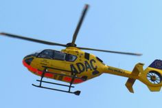 Ein Rettungshubschrauber brachte den Schwerverletzten in eine Klinik.