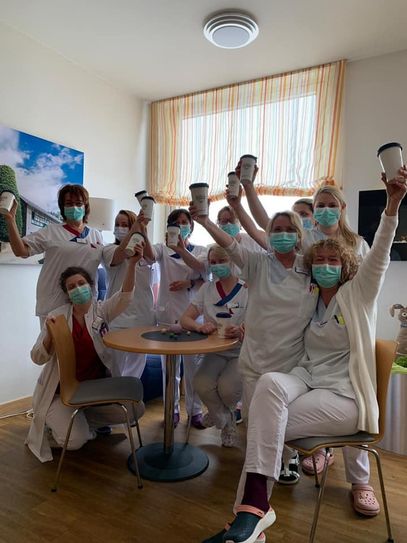 In der Eifelklinik ist die pflegerische Belastung zum Glück deutlich geringer als der Durchschnitt in Nachbarkommunen. Teamwork wird groß geschrieben.