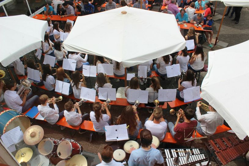 Bei der Hauskirmes des Privaten St.-Josef-Gymnasiums spielte das Schulorchester. Foto: Schule
