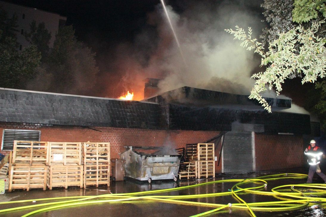Das Bild zeigt den Brand im Supermarkt am 10. August. Foto: Agentur Siko