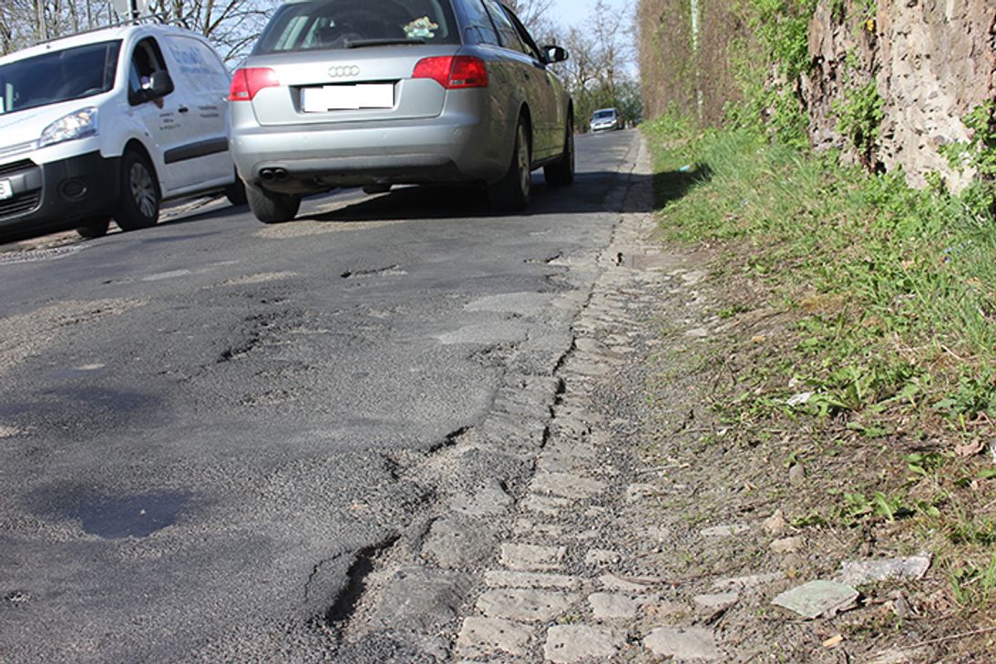 Die löchrige und stark belastete Sickingenstraße soll dieses Jahr endlich saniert werden. Foto: Presseamt
