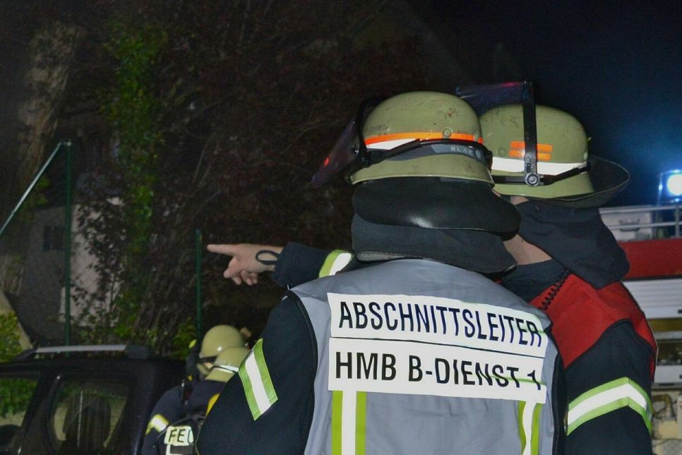 Durch das beherzte Eingreifen der Feuerwehr konnte ein Ausbreiten des Brandes verhindert werden. Feuermelder hatten die Bewohner gewarnt. Foto: Feuerwehr Heimbach