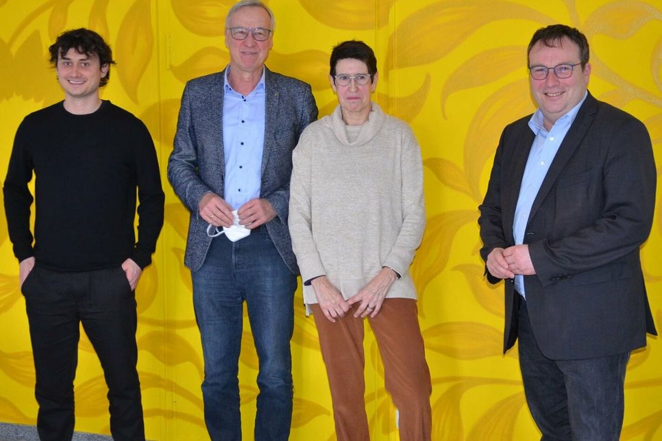 Die grünen Lukas Benner (v.l.), Thomas Griese, Gudrun Meßing und Oliver Krischer werben dafür, der Windkraft in Roetgen eine Chance zu geben. Foto: T. Förster