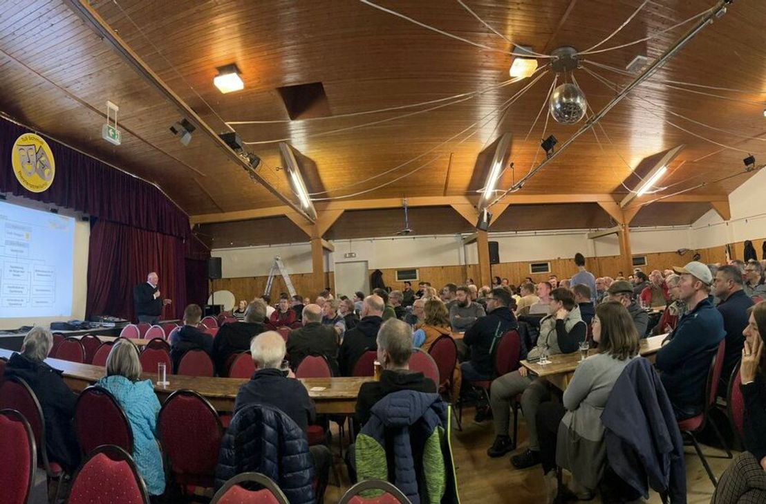 Zur Bürgerinformation waren mehr als 150 interessierte Bürger in den Schützenhof gekommen.