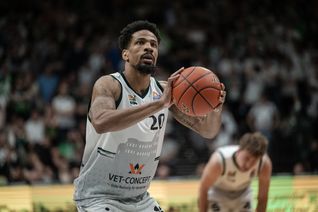 Urald King von den Moselstädtern an der Freiwurflinie