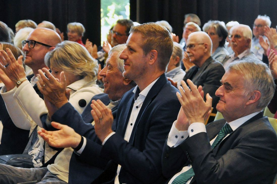 Waren begeistert vom Konzert des NRW-Landespolizeiorchesters: Innenminister Herbert Reul und Landrat Markus Ramers.