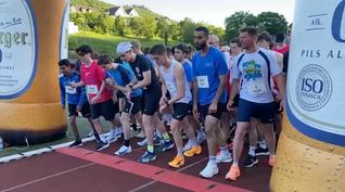 1500 Läuferinnen und Läufer starteten am Abend beim Sparkassen Firmenlauf in Cochem.