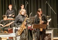 Die "MaryTones Big Band" begeisterte das Publikum im Stadttheater mit flotten Liedern der Beatles und animierte auch zum Mitsingen.