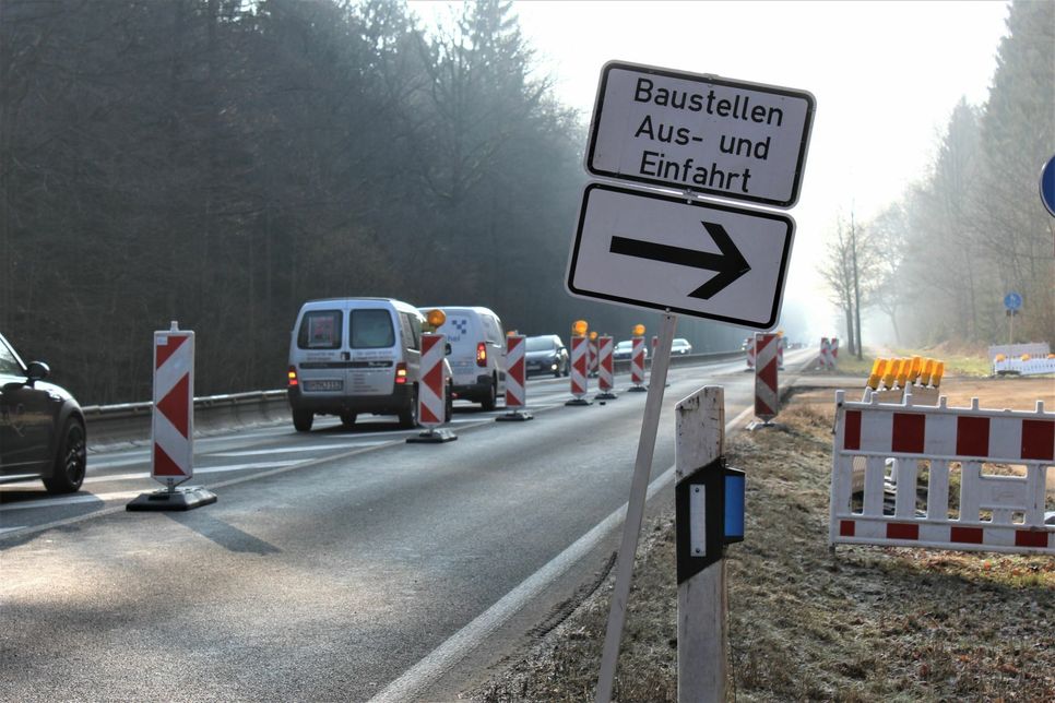 Derzeit wird zügig an der Herstellung der Ein- und Ausfahrt in den Münsterwald gearbeitet. Ab 5. März regelt eine Ampel den Verkehr.