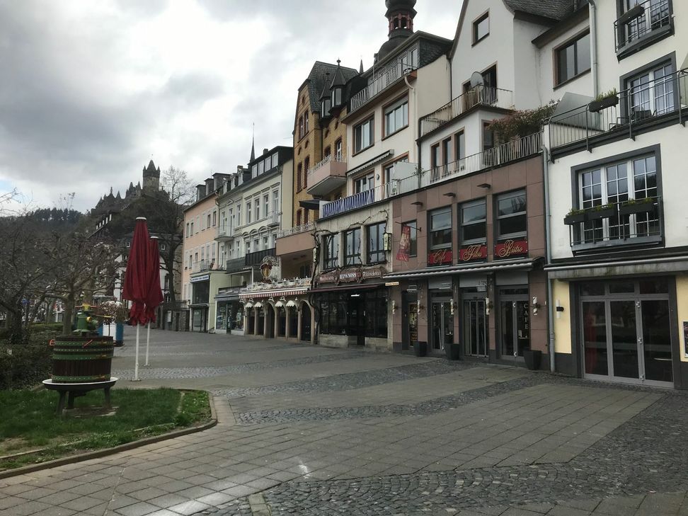So sieht es in diesen Tagen auf der Cochemer Moselpromenade aus.