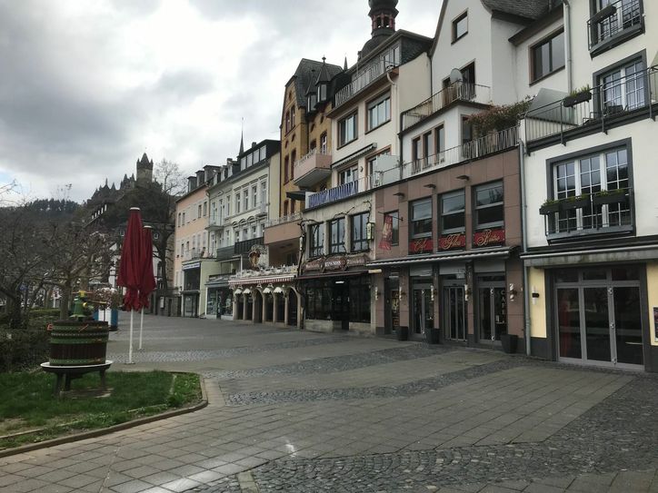 So sieht es in diesen Tagen auf der Cochemer Moselpromenade aus.