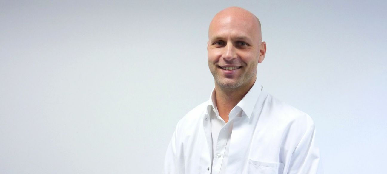 Dr. Tobias Greiner ist Experte für Spezielle Orthopädische Chirurgie. Foto: Verbundkrankenhaus Linz-Remagen