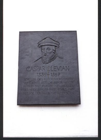 Eine Tafel am Kurfürstlichen Palais in Trier erinnert noch Caspar Olevian. Foto: Sammlung Stadtbibliothek