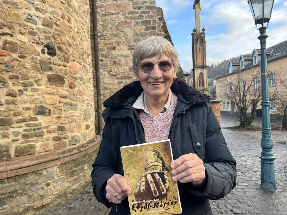 Monika Tworuschka legt mit »Eifel-Ritter« ihre zweiten Eifelkrimi vor.