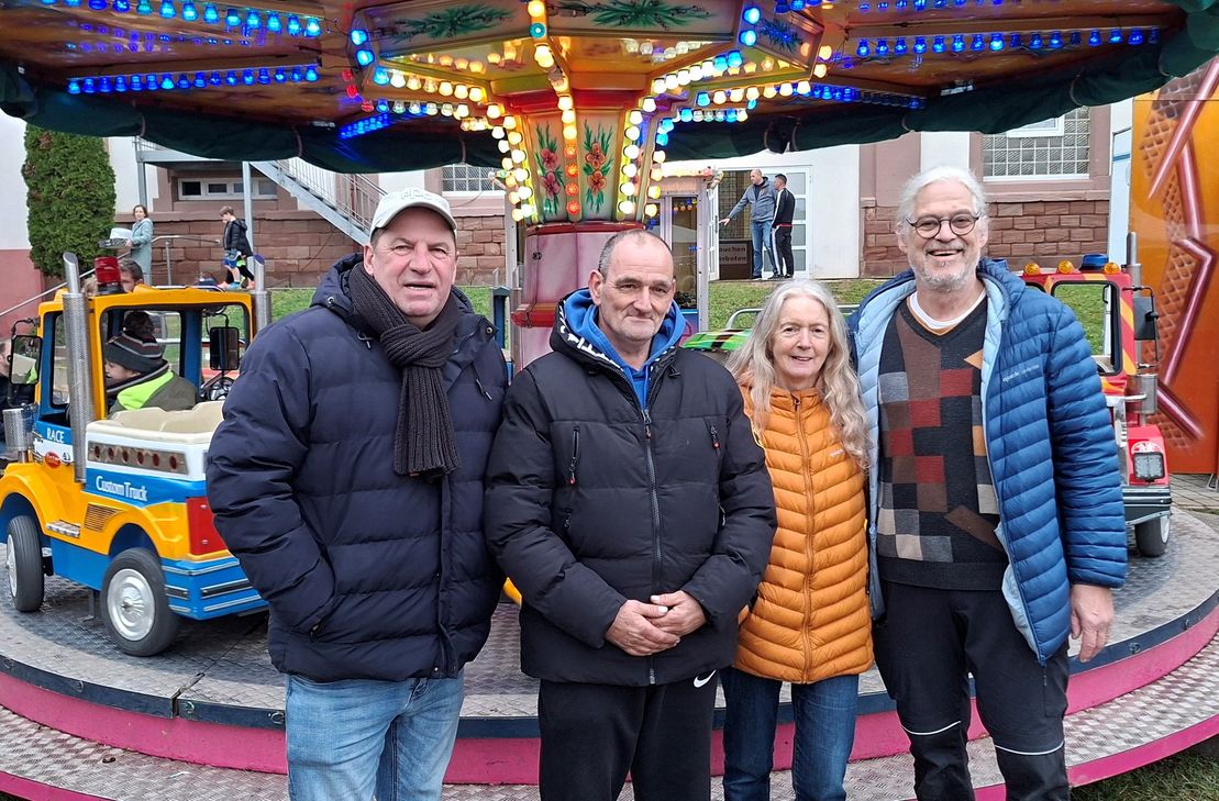 Links vor rechts : Frank Weiersbach Ortsbeirat UBT, Veranstalter Heiko Frankreiter, Ortsbeirat Monika Schwarz Hügle ,stellvertretender Ortsvorsteher Bernhard Hügle