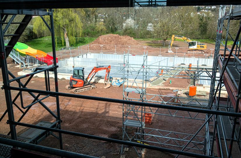 Das Außenbecken des Vitelliusbad Wittlich.