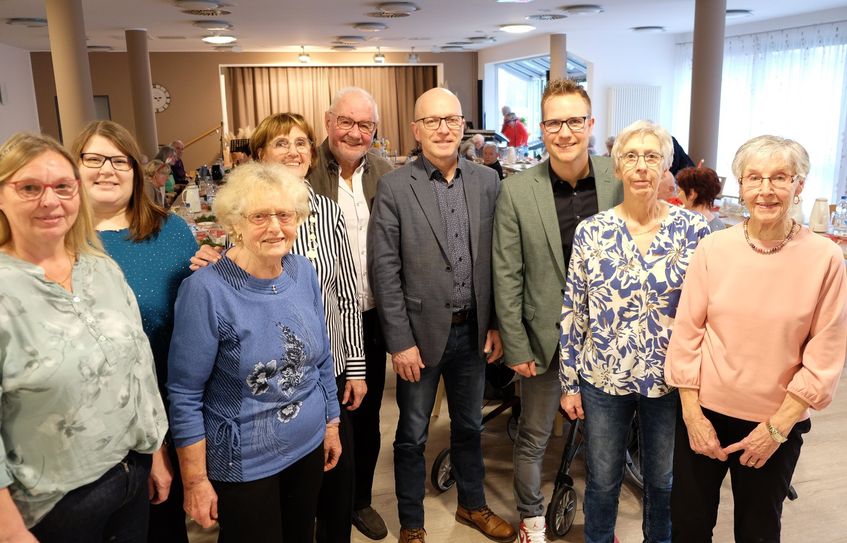 Der AWO Ortsvereinsvorstand Mayen mit Gästen