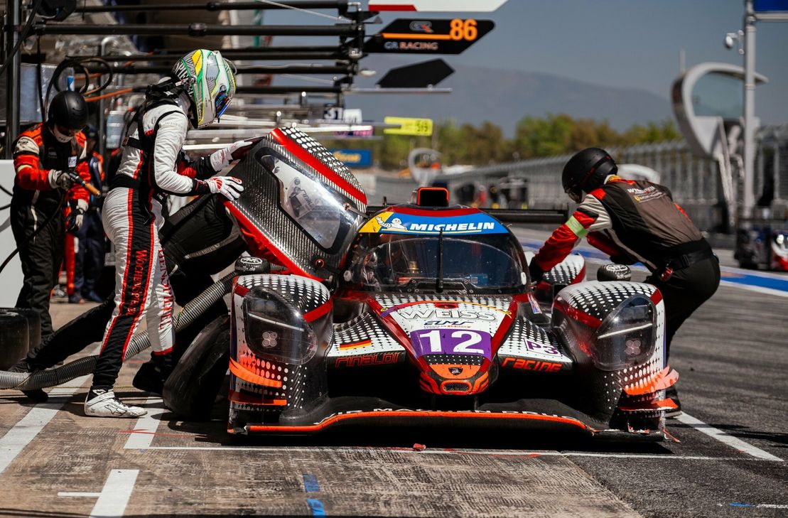 WTM Racing wurde von einem anderen Fahrzeug gerammt - der Reifenschaden kostete die Chance auf ein gutes Ergebnis.