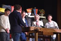 Eine gut gelaunte Talkrunde zum Thema "Kreativität und Zukunft" sorgte für einige Lacher. Taldgäste waren (v.li.): Leon Doppelgarten, Markus Ramer sowie Katja und Noel Dederichs. Mit dem Rücken zur Kamera: Moderator Ronald Larmann.