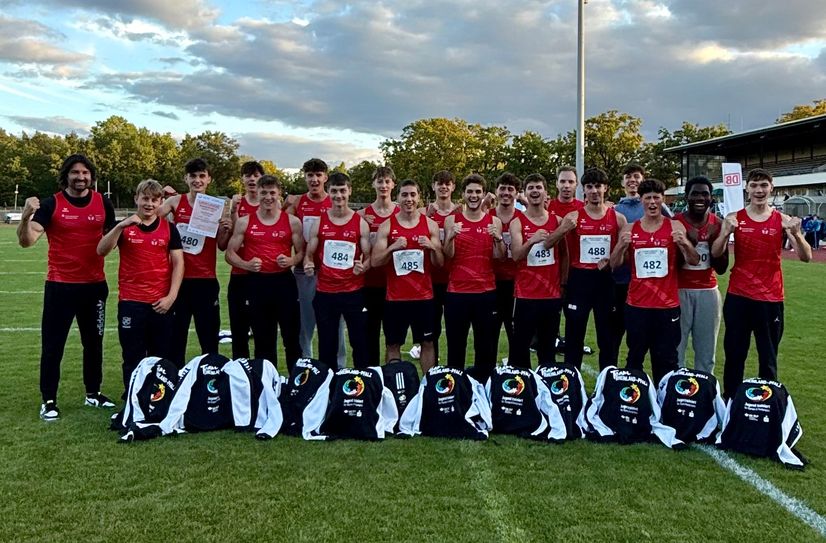 Freut sich über die erfolgreiche Teilnahme am Bundesfinale von "Jugend trainiert für Olympia": das Sportteam des St. Willibrord-Gymnasiums Bitburg.