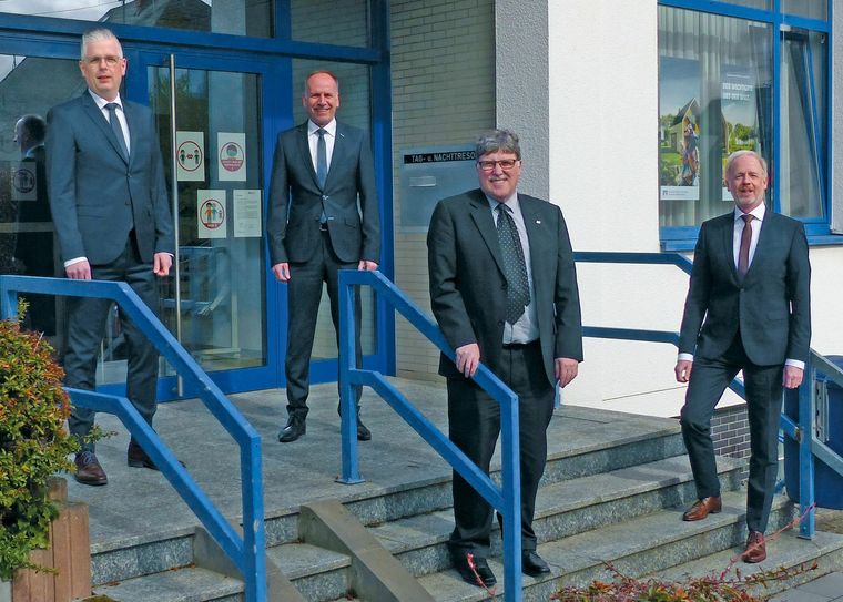 Die Vorstände der Raiffeisenbanken Eifeltor und Kehrig haben sich einstimmig für eine Fusion ausgesprochen (von links): Thomas Welter, Ralf Ockenfels, Willi Kerzmann und Elmar Franzen.