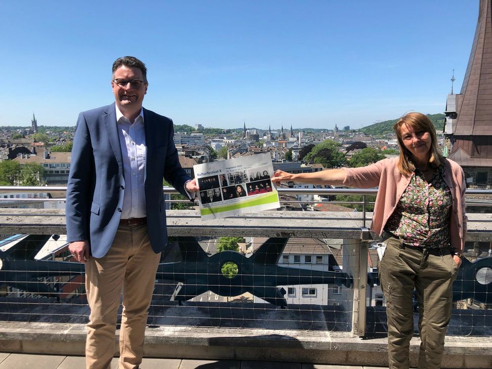 Präsentierten das Programm für das Kulturfestival X: StädteRegionsrat und Schirmherr Dr. Tim Grüttemeier und Kuratorin Nina Mika-Helfmeier. Foto: Breuer