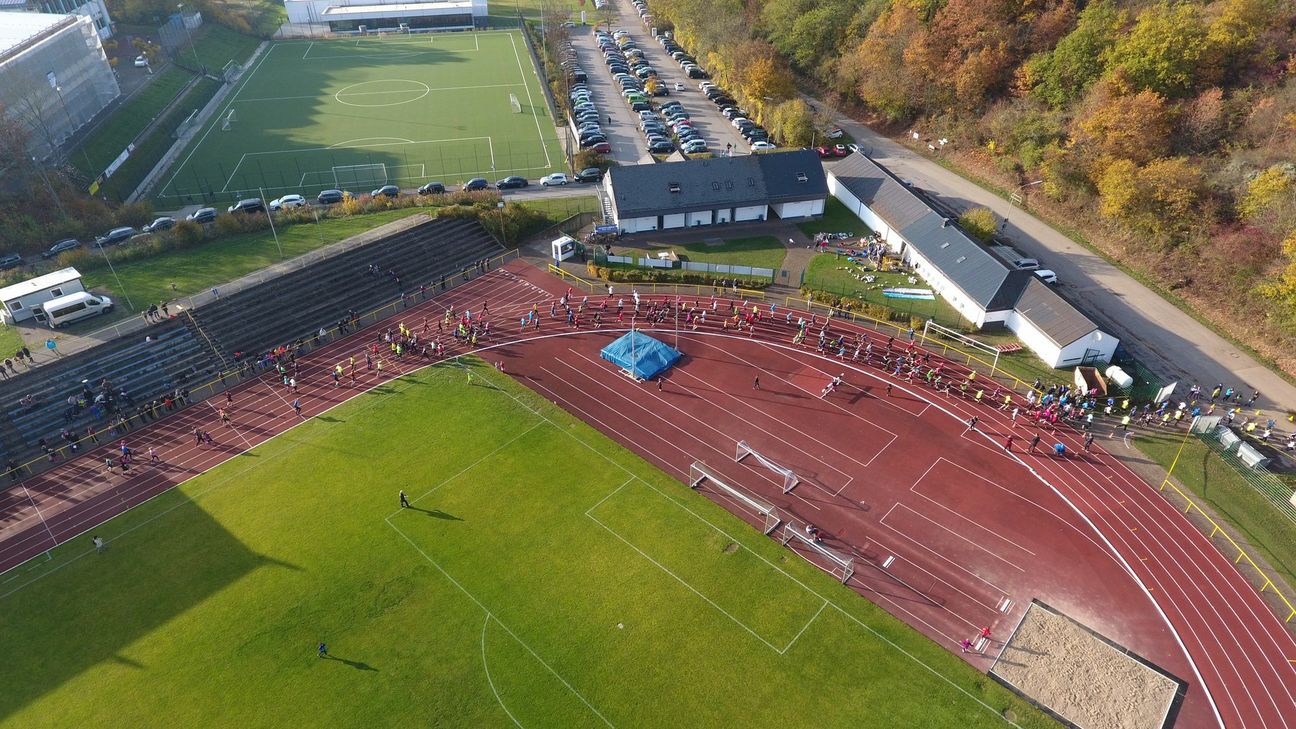 Der Wurzelweglauf führt durch das Konzer Stadion. Foto: FF