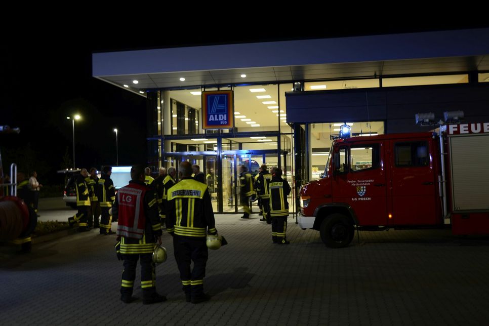 Ein Großaufgebot an Feuerwehren wurde zur neuen Aldi-Filiale nach Zingseim beordert. Vor Ort konnte aber kein Brand festgestellt werden. mn-Foto