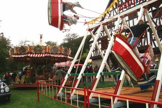 Ob auf der historischen Schiffschaukel...