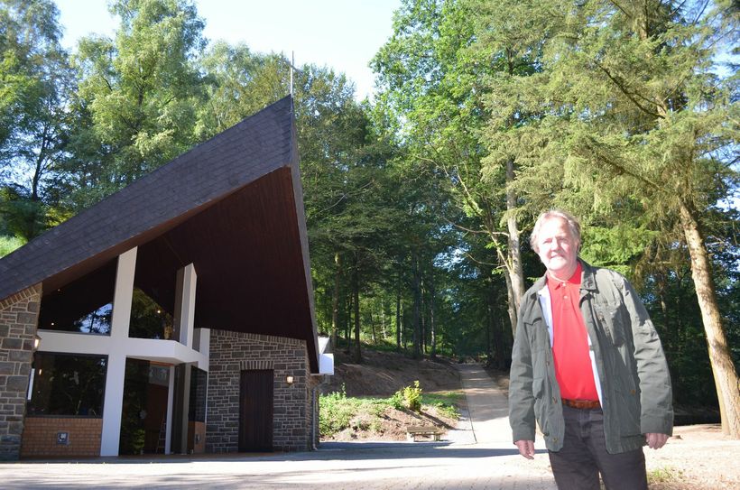Friedwälder gewinnen an Zuspruch. Joachim Schmatz betreibt den neuen Ruheforst bei Neuerburg. Foto: S. Schönhofen