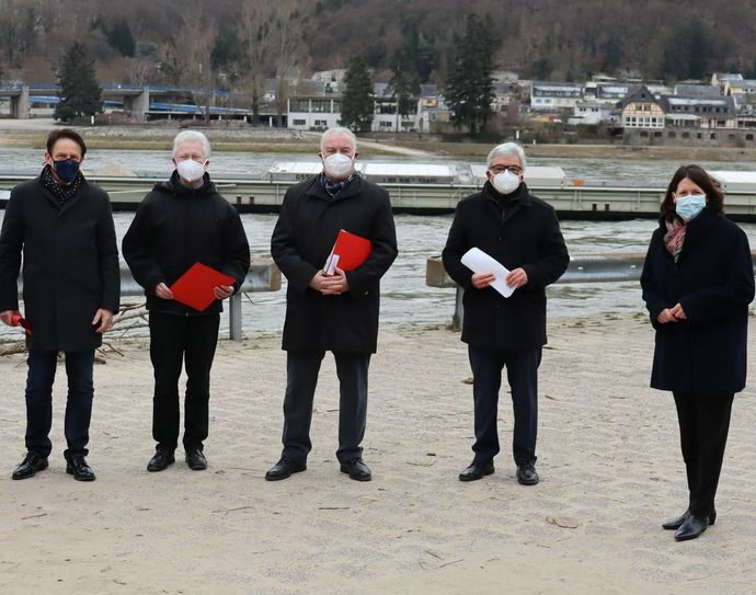 Von links: Geschäftsführer LBM Rheinland-Pfalz Arno Trauden, Landrat des Rhein-Lahn-Kreises Frank Puchtler, SGD-Nord-Präsident Uwe Hüser, Minister Roger Lewentz, Staatssekretärin Daniela Schmidt. (Foto: MdI)
