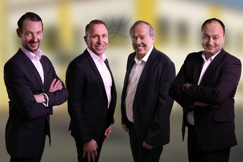 Die Geschäftsführung der Bäckerei "Die Lohner's" (von links): Marc Kranz (Hauptgeschäftsführer), Helmut Moll (Geschäftsführer Vertrieb), Jürgen Lamparter (Geschäftsführer Produktion) und Volker Geber (Prokurist, kaufmännischer Leiter).