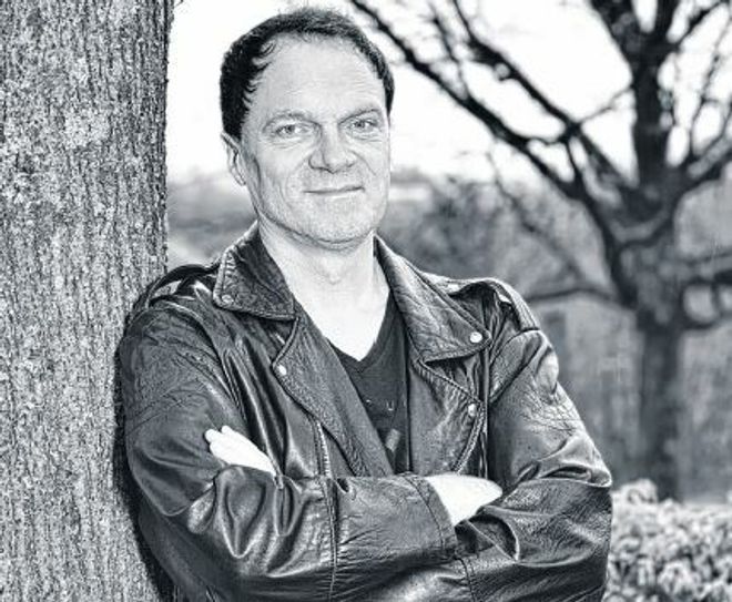 Das Phänomen Michael Thinnes: Die Hauptrollen singt er alle selbst, entscheidet alljährlich über das Programm, und hält die Truppe »bei der Stange«. Foto: Veranstalter