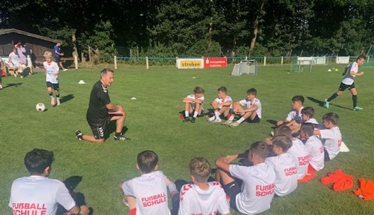 An der Fußballschule herrscht reges Interesse.