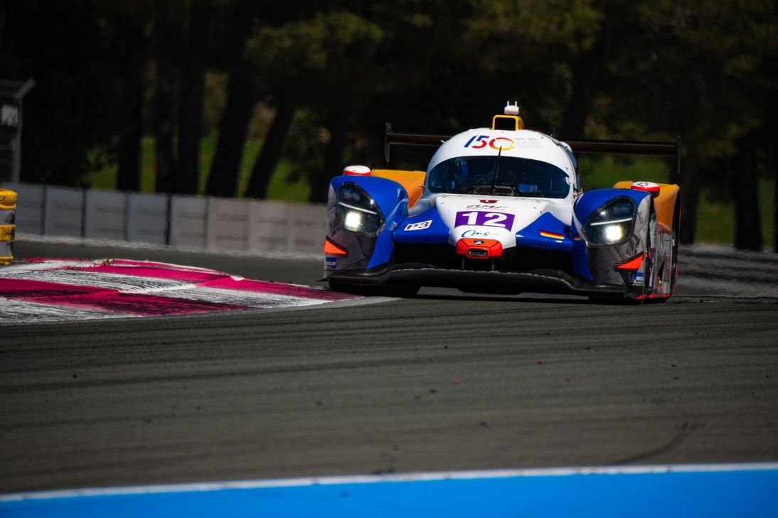 Leonard Weiss, Torsten Kratz und Griffin Peebles greifen in Imola an.