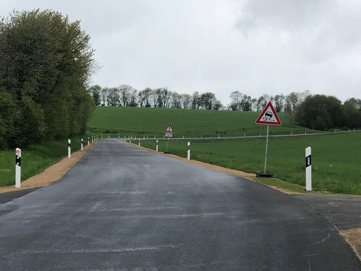 Die Warnschilder wurden auf der L 16 zwischen Lutzerath und Gillenfeld geklaut.